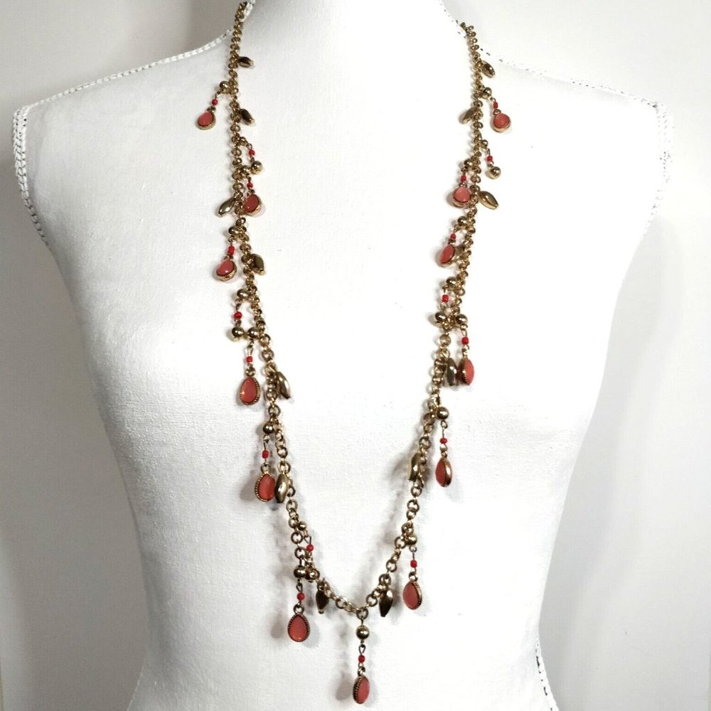 Gold Tone Chain Necklace With Peach/Coral Tear Drop Confetti Dangling Pendents